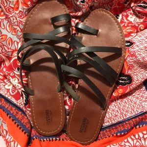 Black sandals size 9